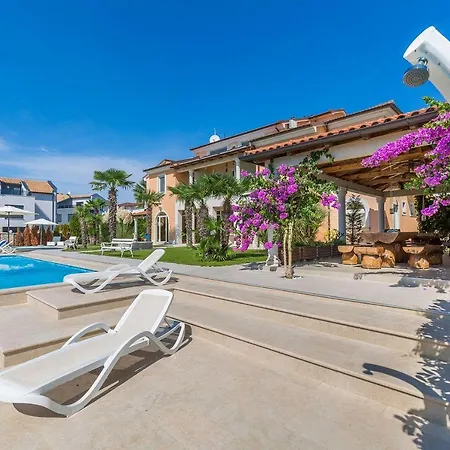 Apartment Fewo Direkt Am Wasser Mit 2 Pools, Klima, Wlan Und Tollem Meerblick *