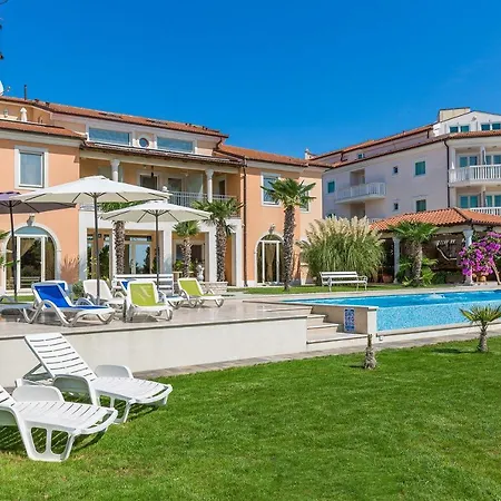 Apartamento Fewo Direkt Am Wasser Mit 2 Pools, Klima, Wlan Und Tollem Meerblick Medulin